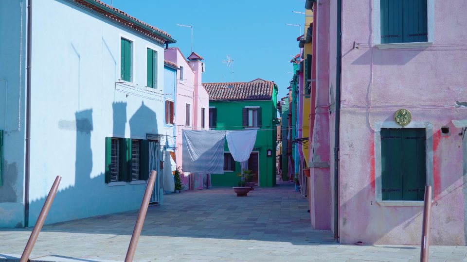 Burano yard and clothes drying on clothesline between houses