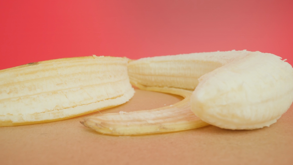 Deliziosa Banana Sbucciata: La Polpa Matura