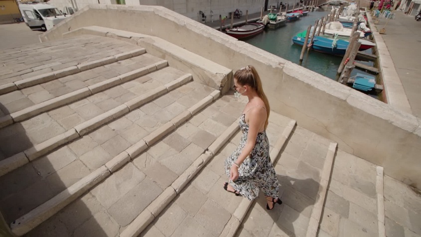 Passeggiando su un Ponte a Chioggia