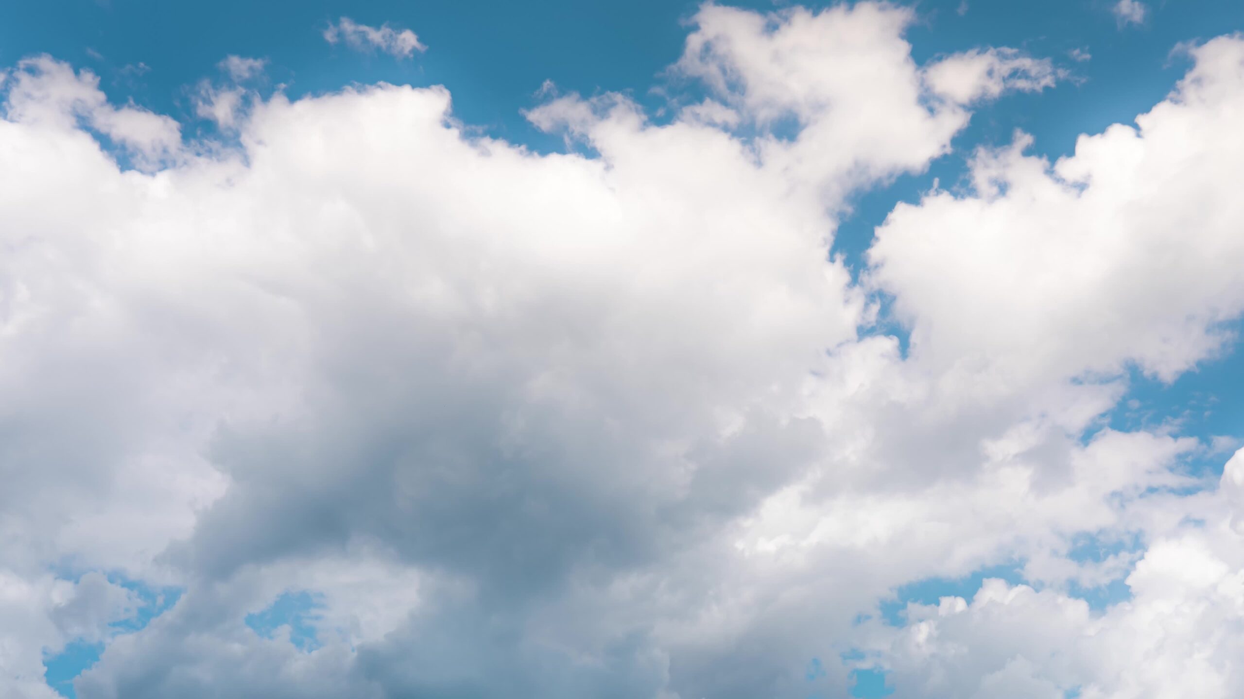 5 Royalty-Free Videos of Clouds