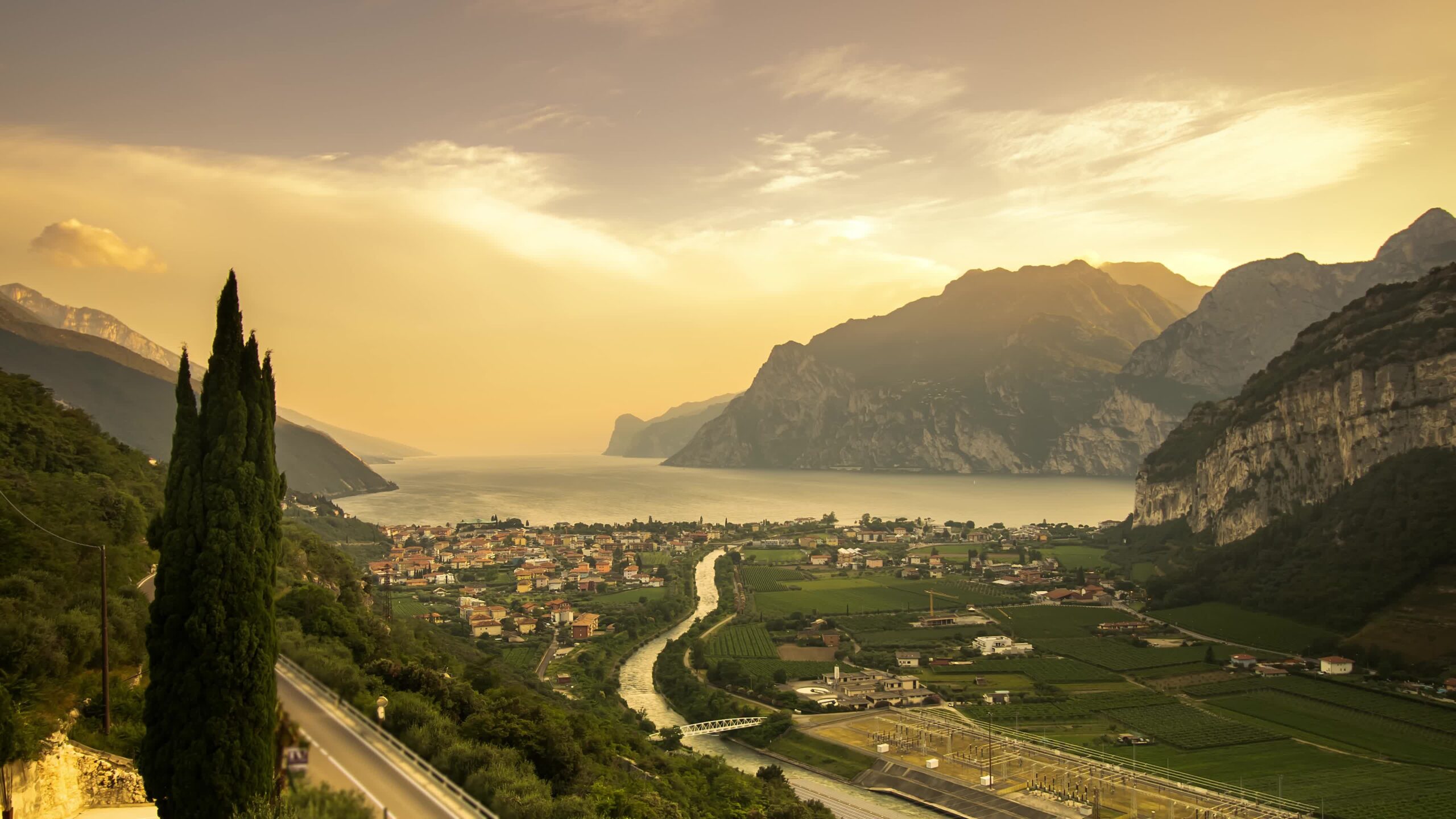 Sunset at Lake Garda – Timelapse