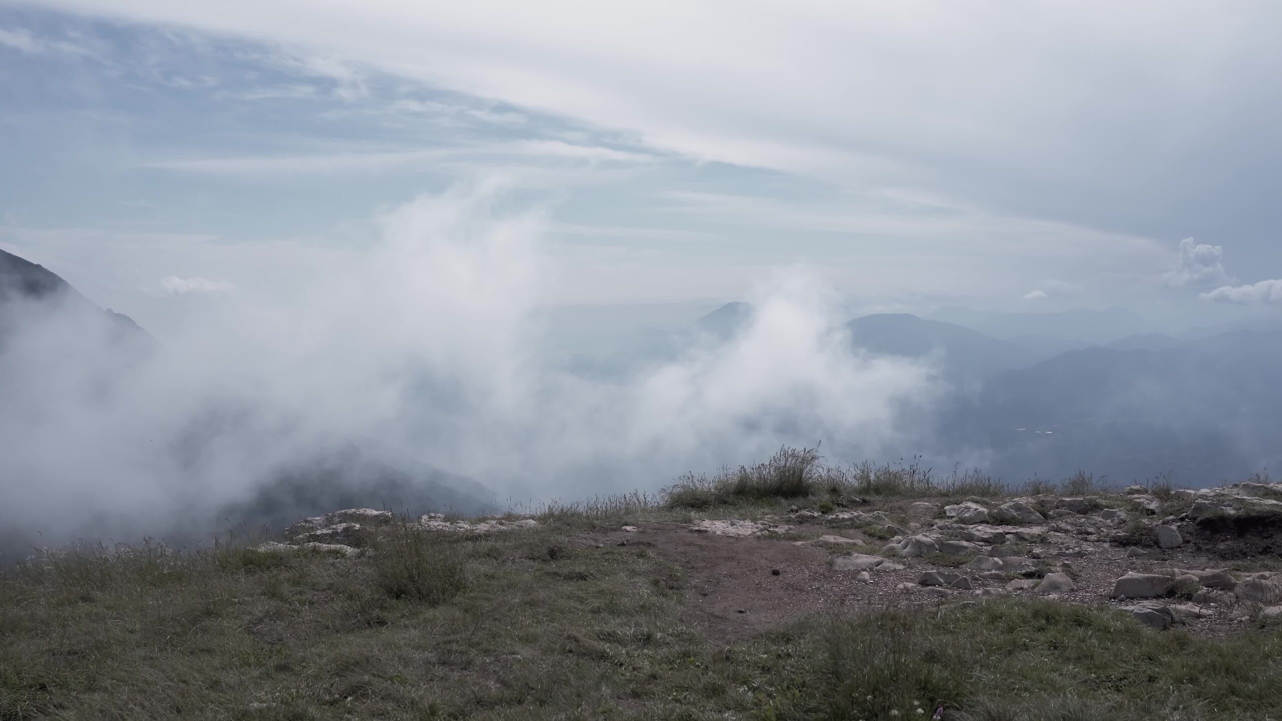 Clouds in the wind above Lake Garda