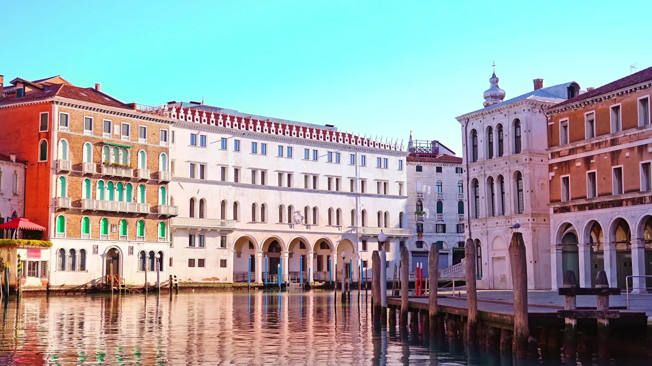 Navigation between Historic Buildings